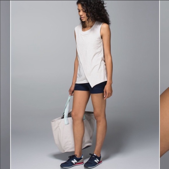 Lululemon To Class Tee, with A-symmetric Front - Picture 4 of 6